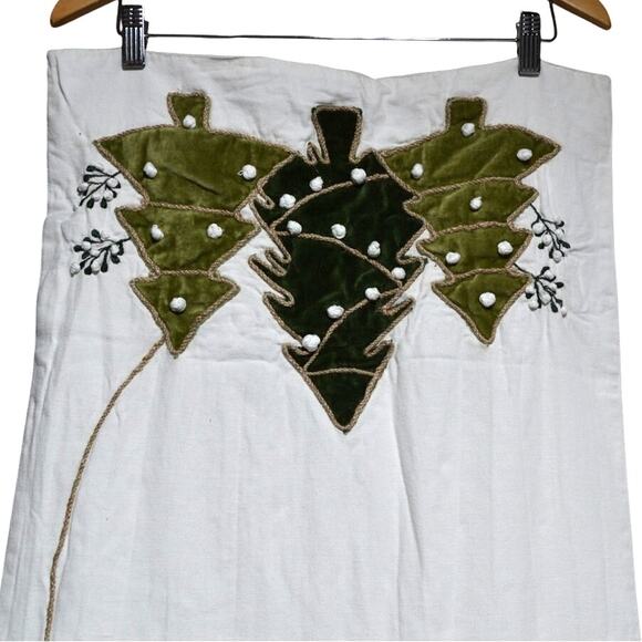 Mudd Pie White Christmas Tree Table Runner - Picture 4 of 4